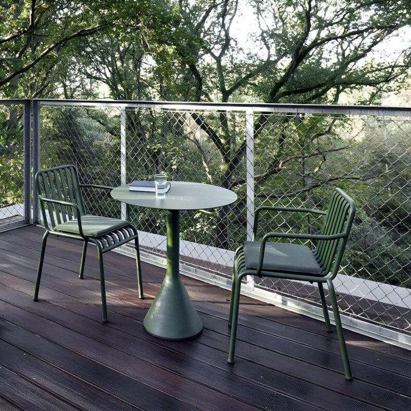 "Modern Green Bistro Table Set 3-Pieces Round Metal Bistro Set - Table & Chair(s) 35.4"L x 35.4"W x 29.1"H 2 Green"