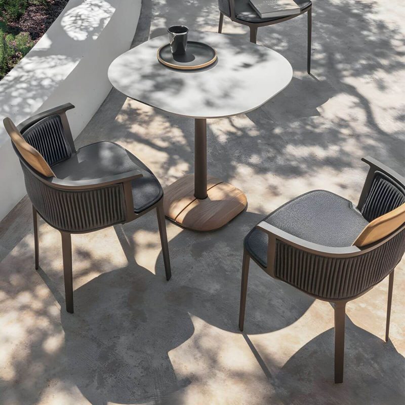 "Coastal Dining Armchair in Metal Frame with Solid Wood Back Single Chair - Black Aluminium Alloy 1 Piece"