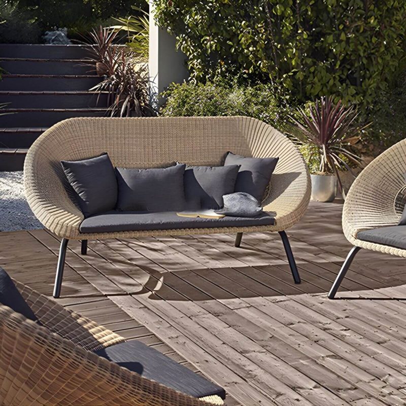 "Tropical Rattan and Metal Frame Outdoor Sofa Water Resistant Patio Sofa - 1-Seater Sofa"
