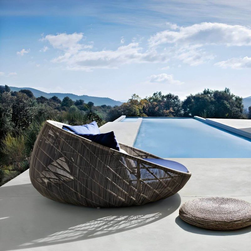 "Metal Patio Sofa Modern Style Minimalist Villa Outdoor Patio Daybed - 160 x 160 x 80 cm White"