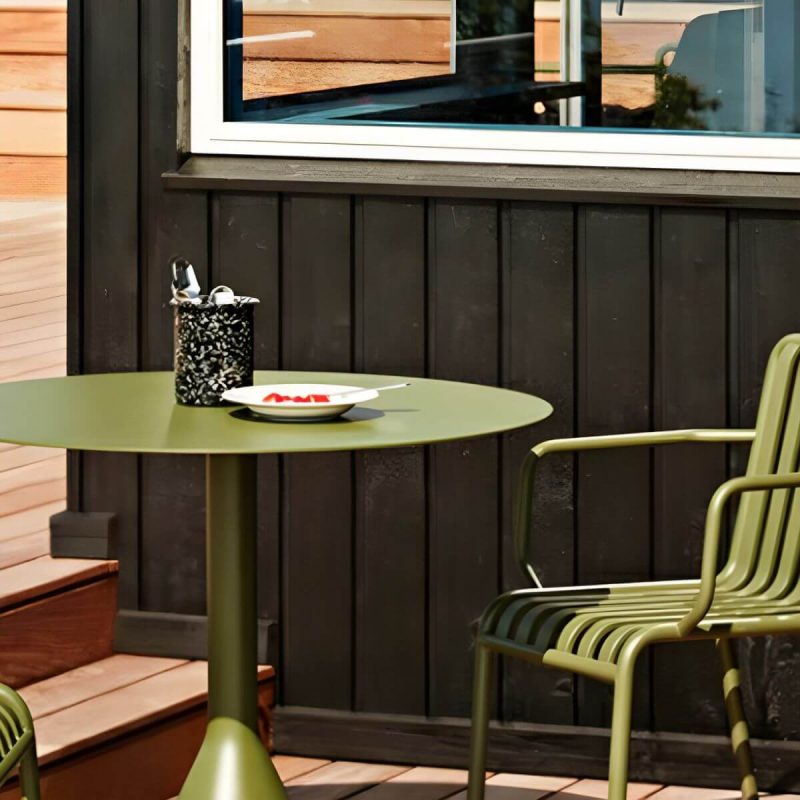 "Modern Green Bistro Table Set 3-Pieces Round Metal Bistro Set - Table & Chair(s) 35.4"L x 35.4"W x 29.1"H 2 White"